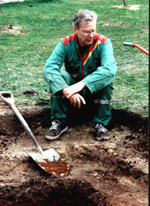 Hr har Pappa en vilopaus under dammbygget